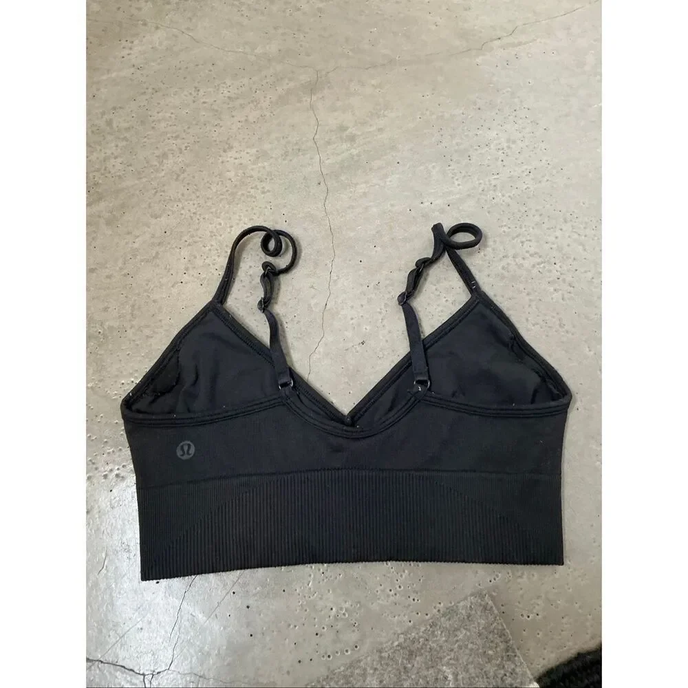 Lululemon Seamless Sports Bra | 6 in Black